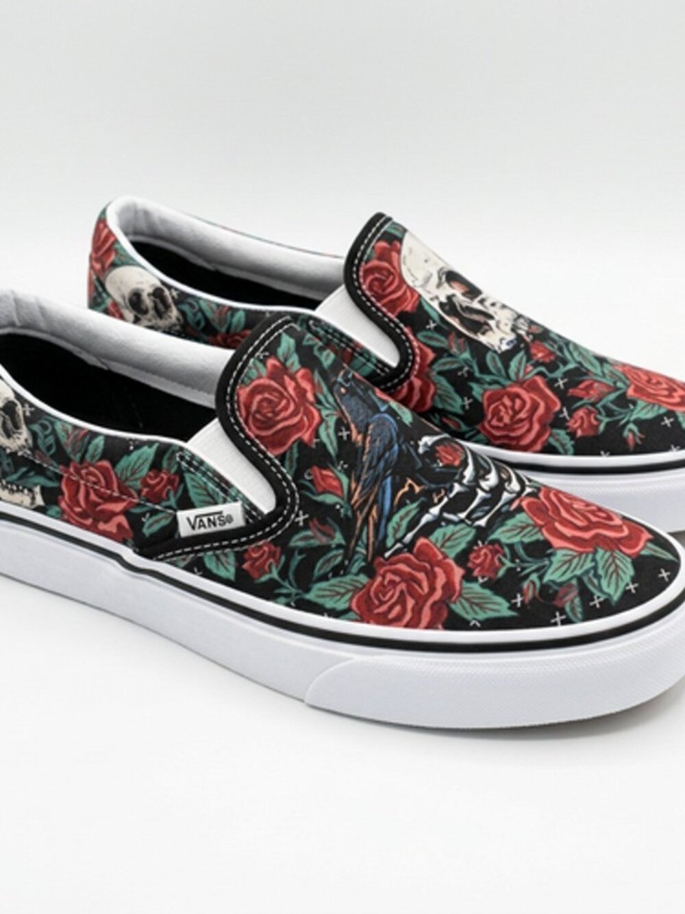 VANS Skull Bones & Roses Shoes Size 5.5 Men’s / Women’s 7 Slip On
